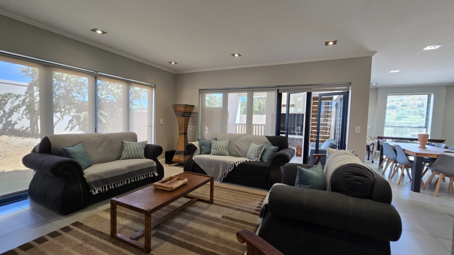 3 Bedroom Property for Sale in La Roche Western Cape
